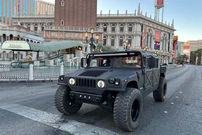 ¿Preparados para un tour en Hummer?
